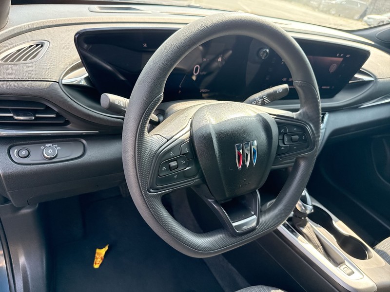 Buick Envista Vehicle Full-screen Gallery Image 20