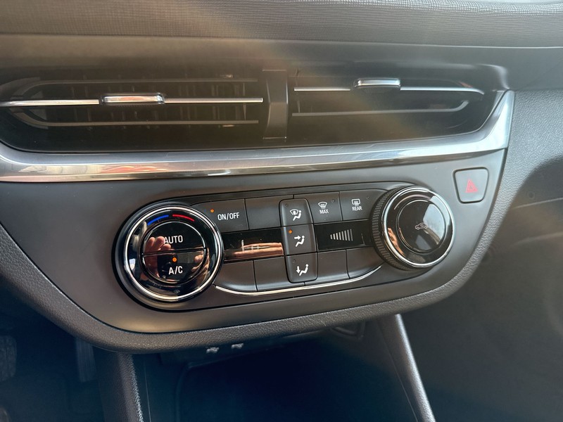 Buick Envista Vehicle Full-screen Gallery Image 24