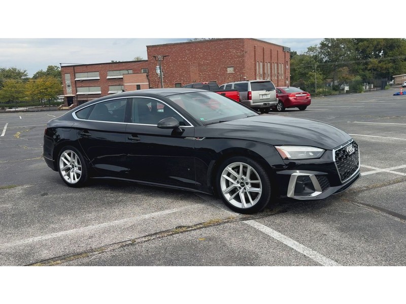 Audi A5 Sportback Vehicle Full-screen Gallery Image 02
