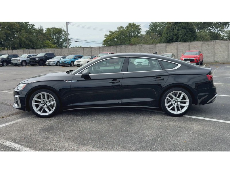Audi A5 Sportback Vehicle Full-screen Gallery Image 05