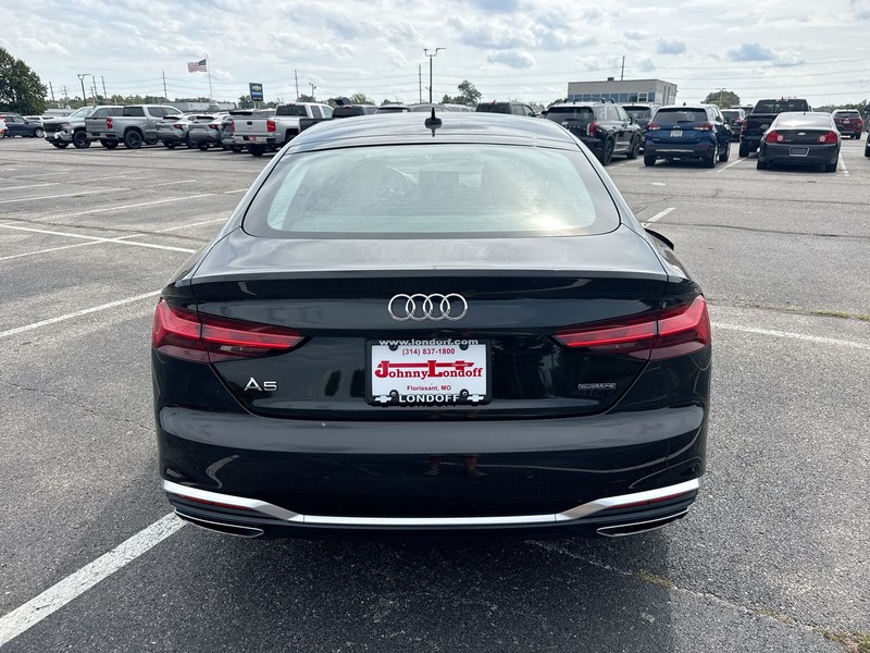 Audi A5 Sportback Vehicle Full-screen Gallery Image 21