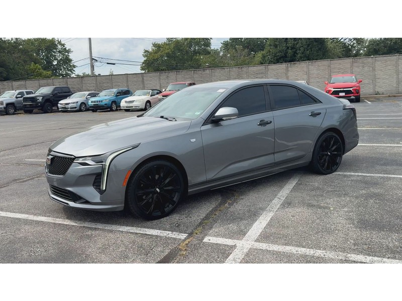 Cadillac CT4 Vehicle Full-screen Gallery Image 04