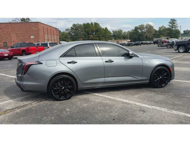 Cadillac CT4 Vehicle Full-screen Gallery Image 08