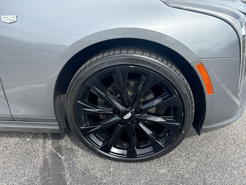 Cadillac CT4 Vehicle Full-screen Gallery Image 10