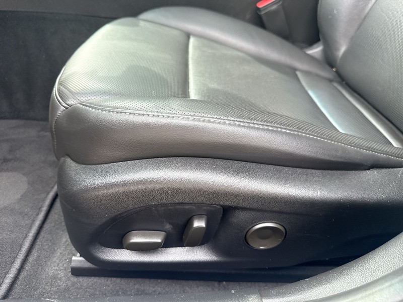 Cadillac CT4 Vehicle Full-screen Gallery Image 12