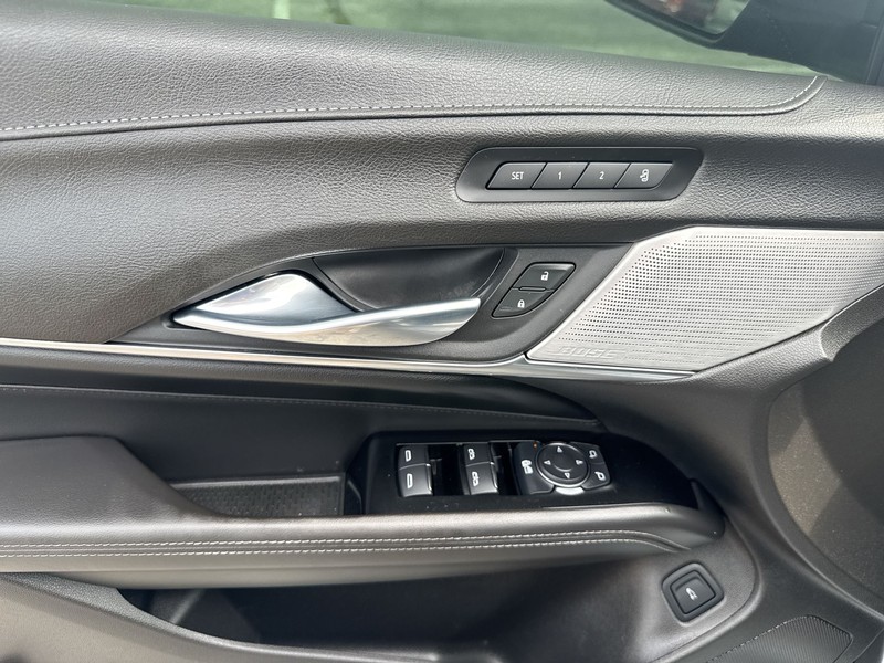 Cadillac CT4 Vehicle Full-screen Gallery Image 13