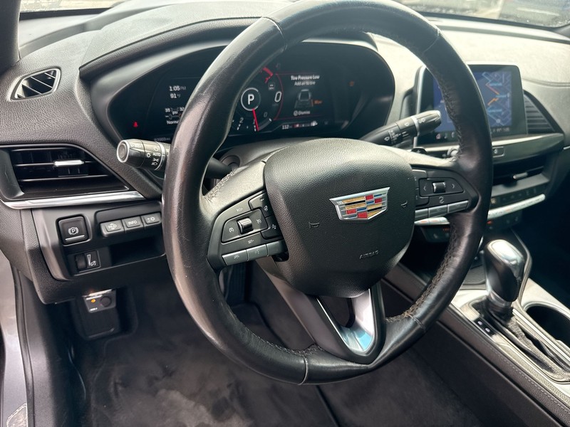 Cadillac CT4 Vehicle Full-screen Gallery Image 14
