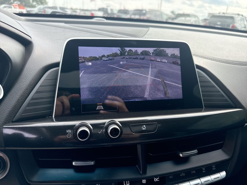 Cadillac CT4 Vehicle Full-screen Gallery Image 17
