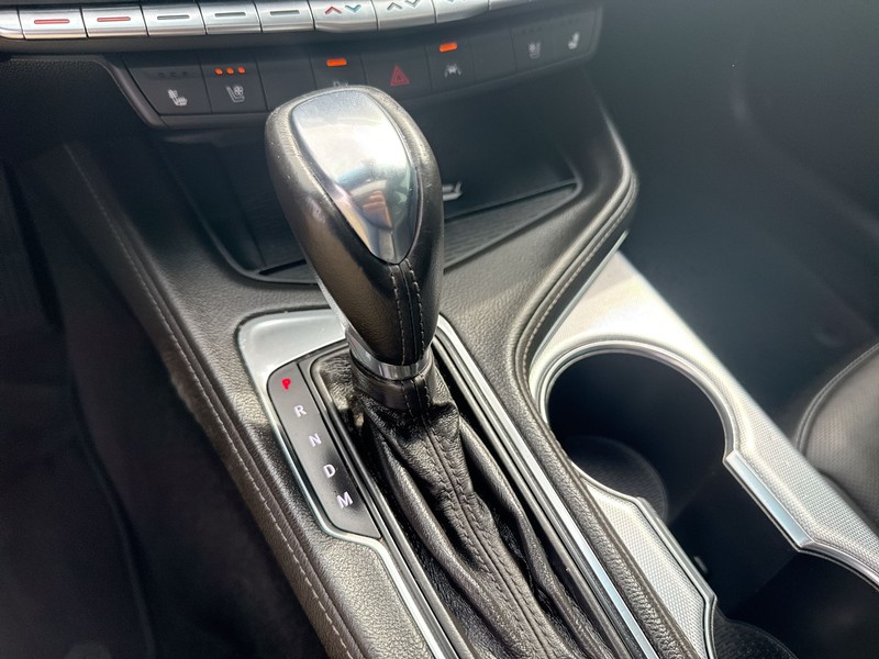 Cadillac CT4 Vehicle Full-screen Gallery Image 19