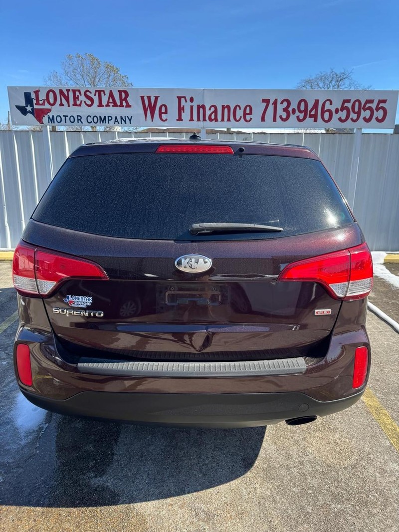 Kia Sorento Vehicle Full-screen Gallery Image 04