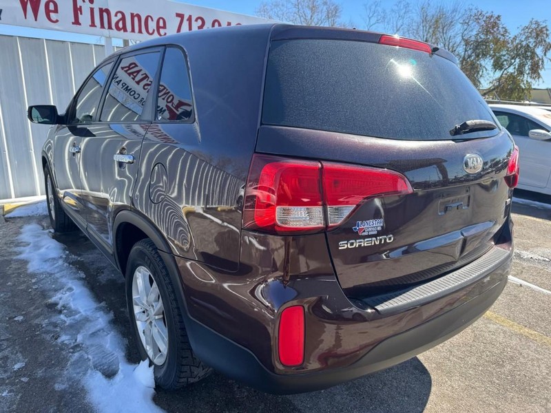 Kia Sorento Vehicle Full-screen Gallery Image 06