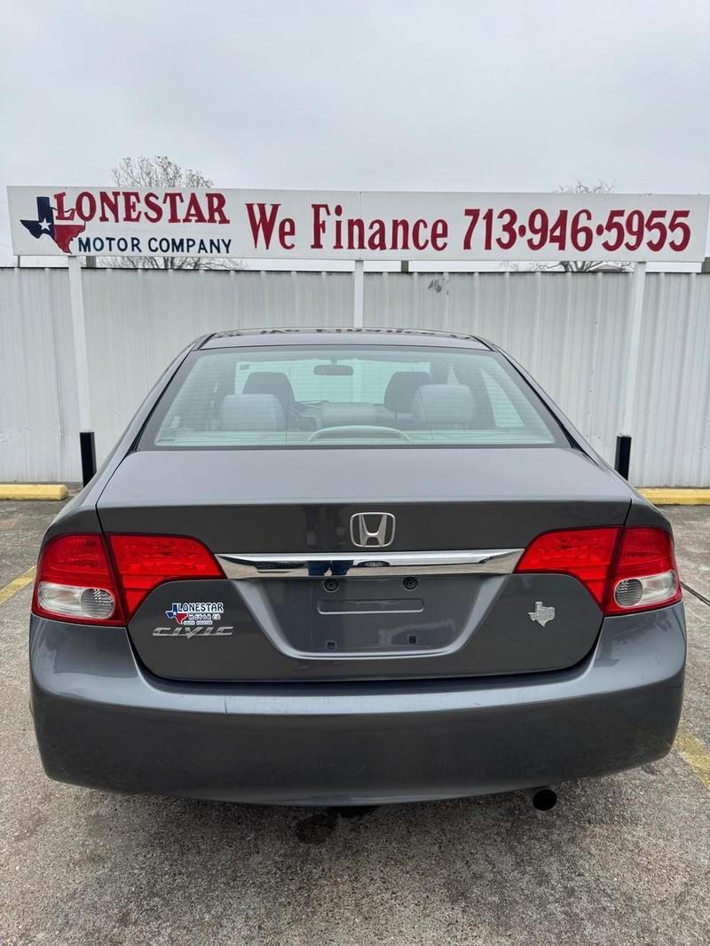 Honda Civic Sedan Vehicle Full-screen Gallery Image 04