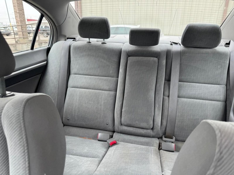 Honda Civic Sedan Vehicle Full-screen Gallery Image 10