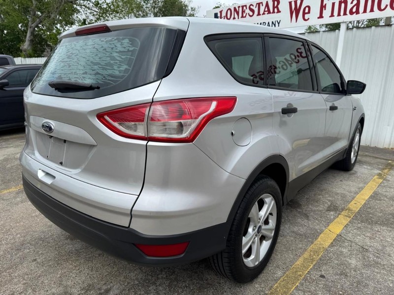 Ford Escape Vehicle Full-screen Gallery Image 05