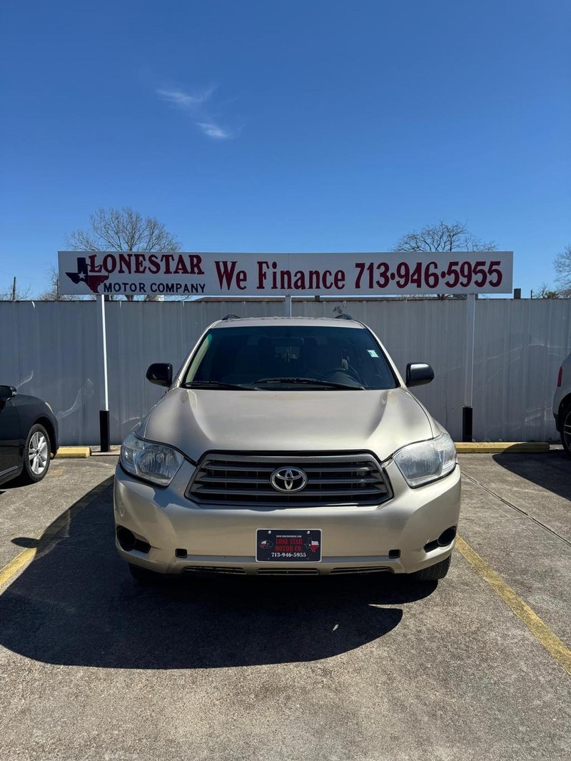 Toyota Highlander Vehicle Full-screen Gallery Image 03