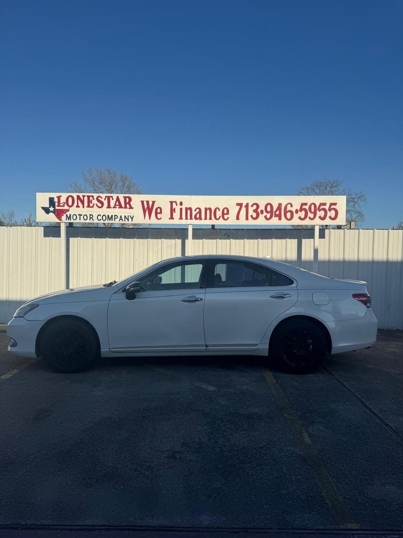 Lexus ES 350 Vehicle Full-screen Gallery Image 07