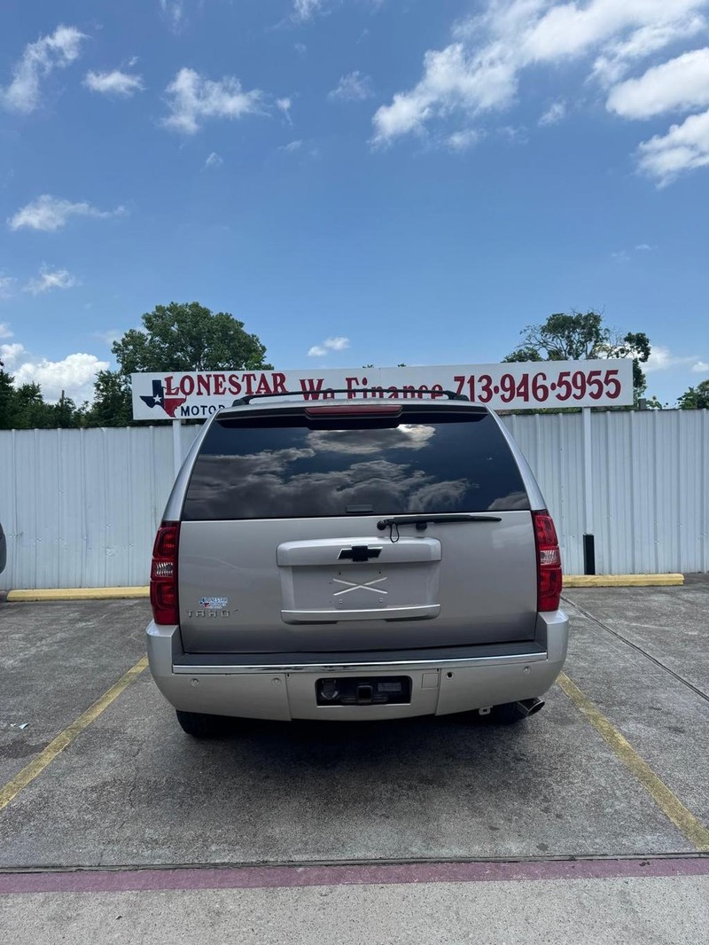 Chevrolet Tahoe Vehicle Full-screen Gallery Image 04