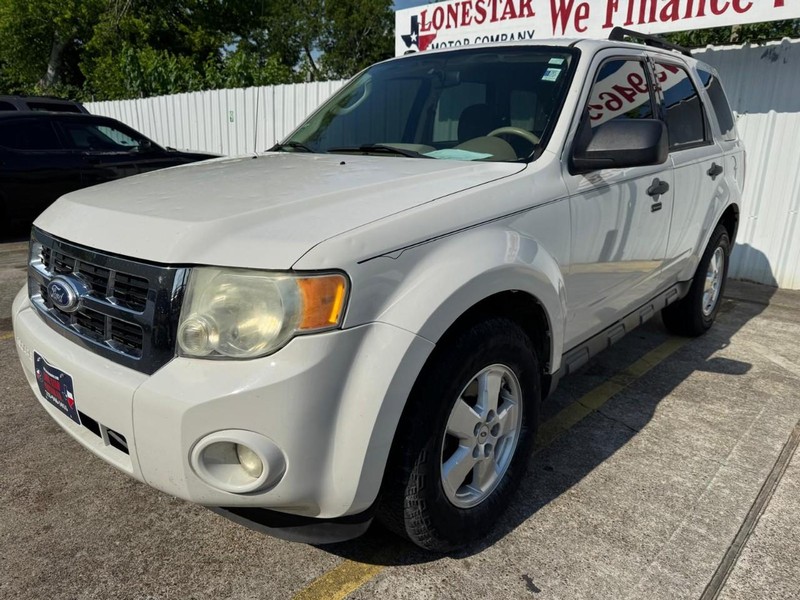 Ford Escape Vehicle Full-screen Gallery Image 02