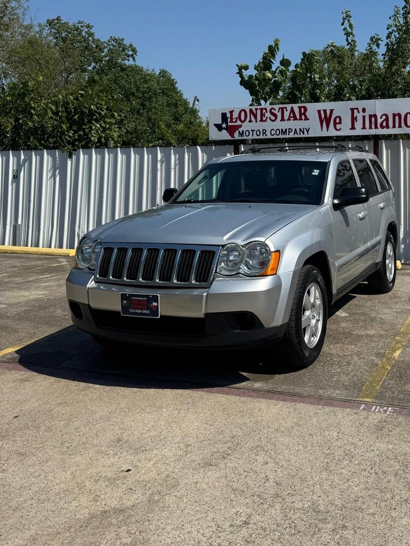 Jeep Grand Cherokee Vehicle Full-screen Gallery Image 02