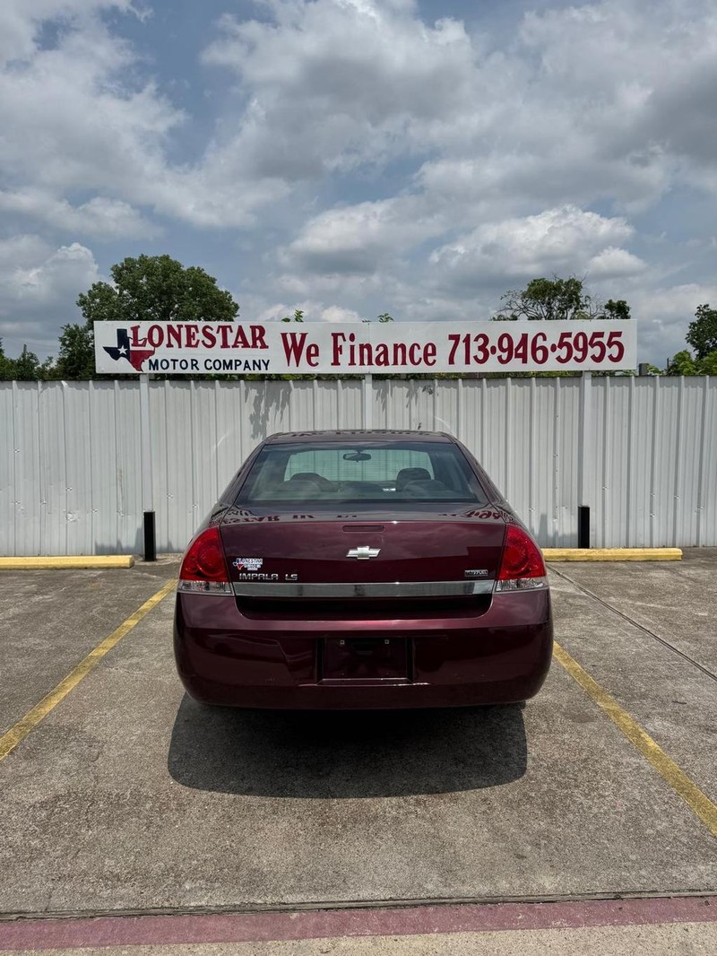 Chevrolet Impala Vehicle Full-screen Gallery Image 04