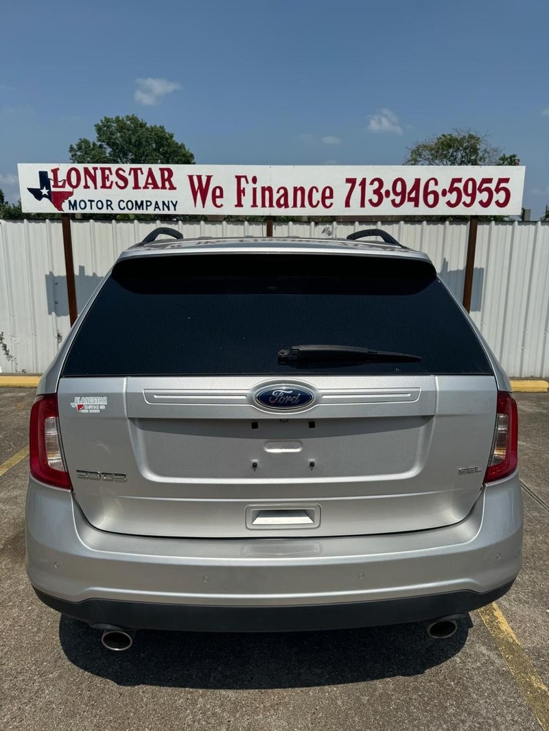 Ford Edge Vehicle Full-screen Gallery Image 04