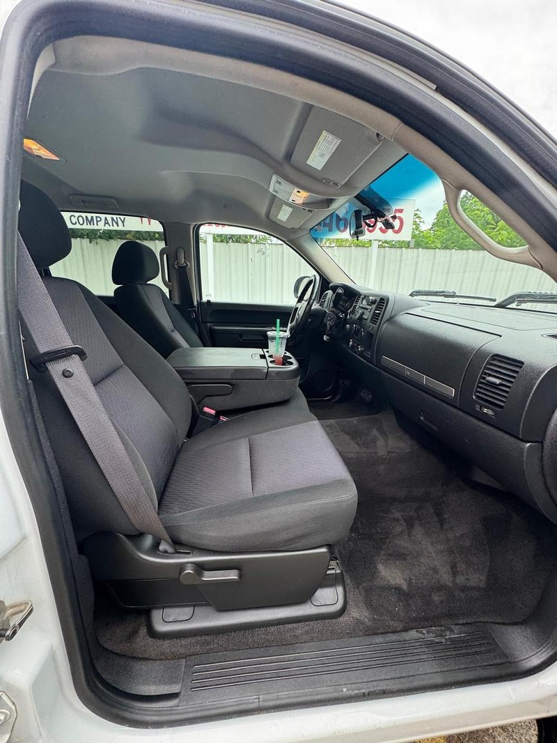 Chevrolet Silverado 1500 Vehicle Full-screen Gallery Image 07