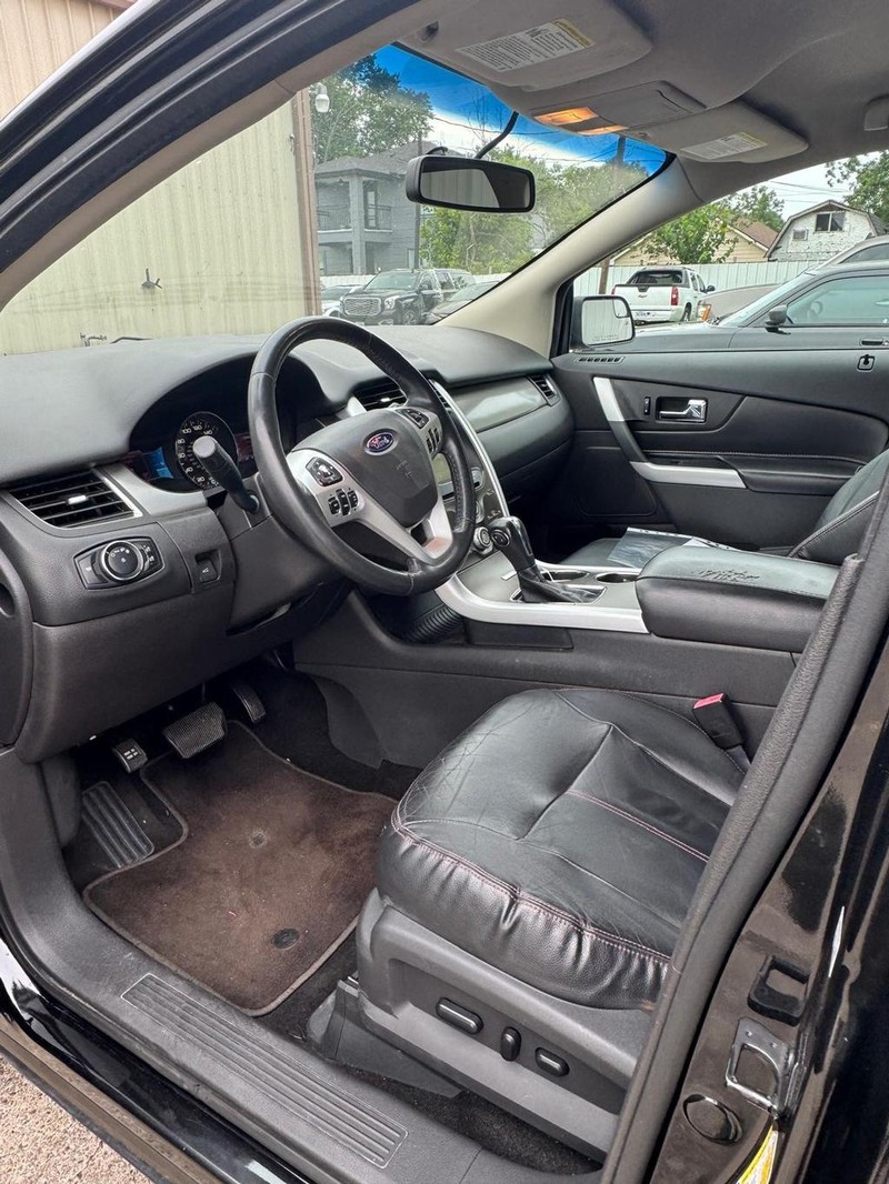 Ford Edge Vehicle Full-screen Gallery Image 08