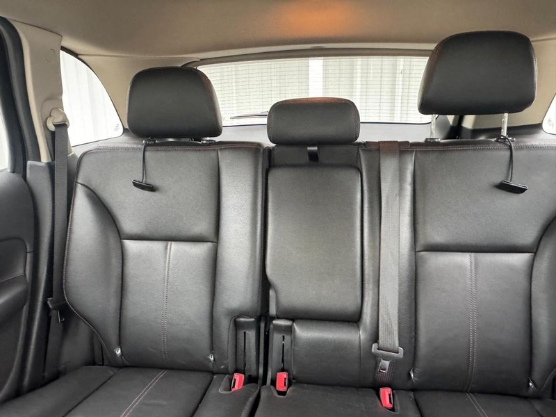 Ford Edge Vehicle Full-screen Gallery Image 10