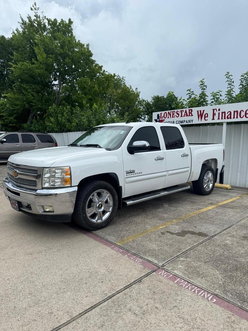 Chevrolet Silverado 1500 Vehicle Full-screen Gallery Image 02