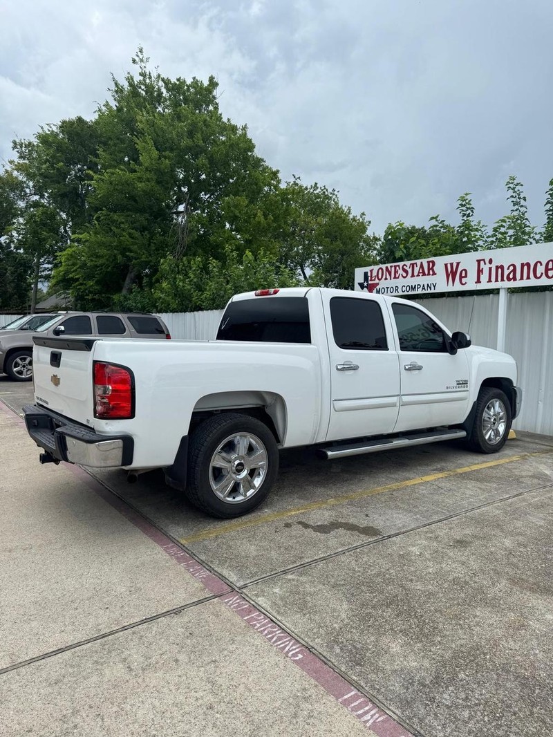 Chevrolet Silverado 1500 Vehicle Full-screen Gallery Image 06