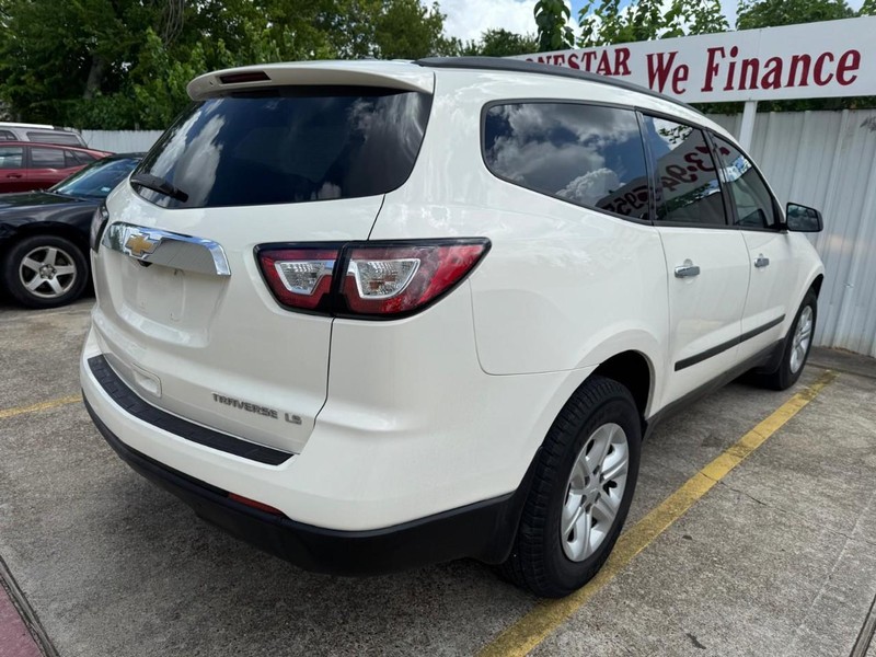 Chevrolet Traverse Vehicle Full-screen Gallery Image 05