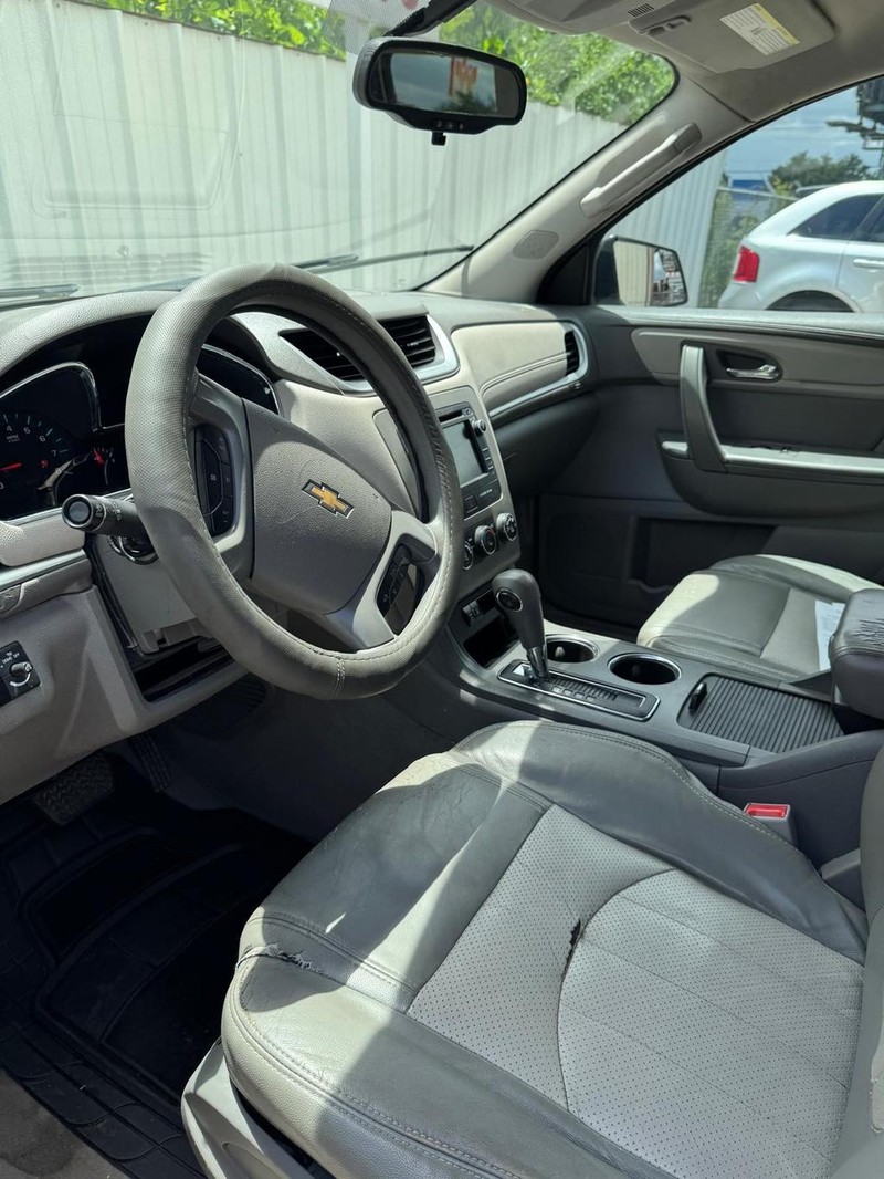 Chevrolet Traverse Vehicle Full-screen Gallery Image 08