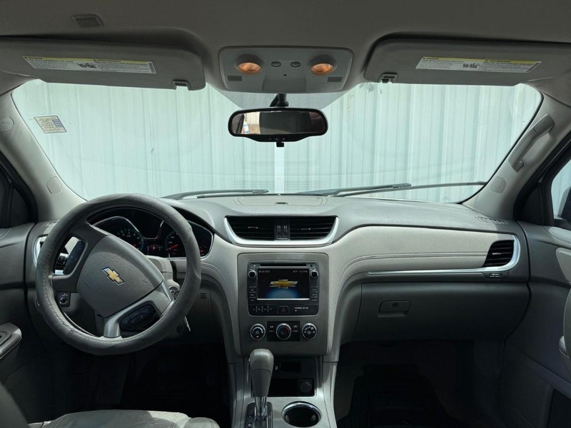 Chevrolet Traverse Vehicle Full-screen Gallery Image 09