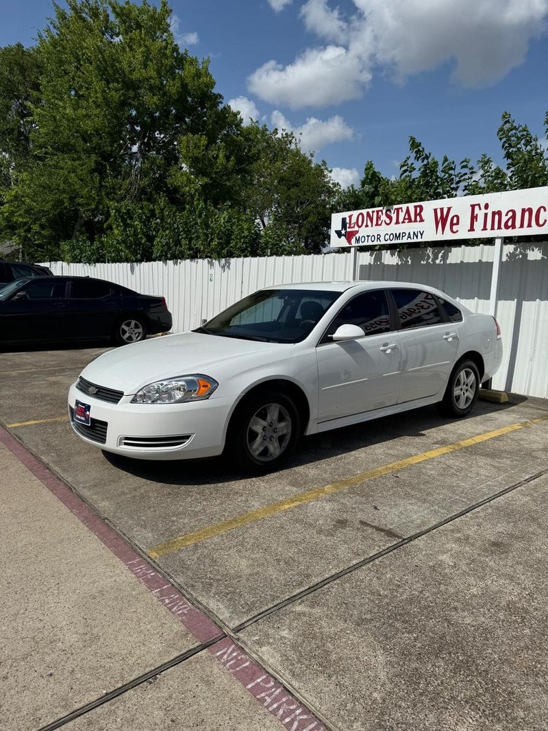 Chevrolet Impala Vehicle Full-screen Gallery Image 02