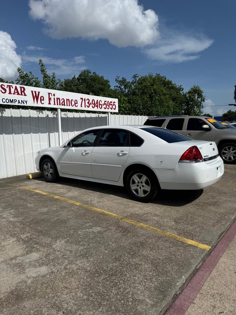 Chevrolet Impala Vehicle Full-screen Gallery Image 06