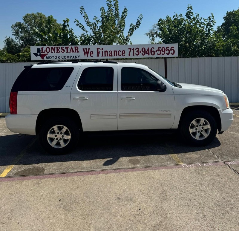 GMC Yukon Vehicle Full-screen Gallery Image 07