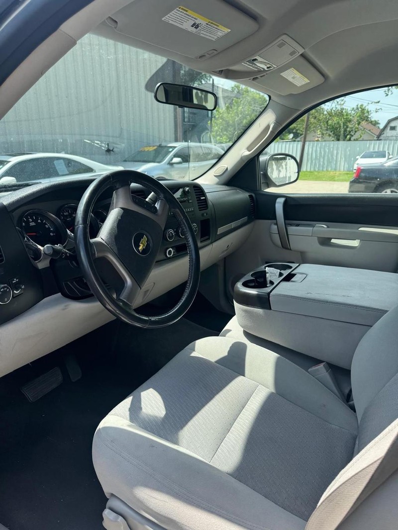 Chevrolet Silverado 1500 Vehicle Full-screen Gallery Image 07