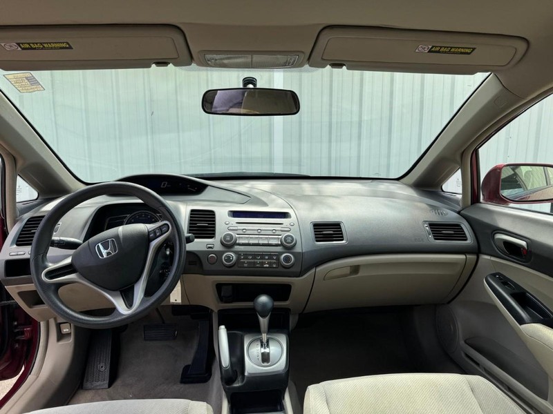 Honda Civic Sedan Vehicle Full-screen Gallery Image 09