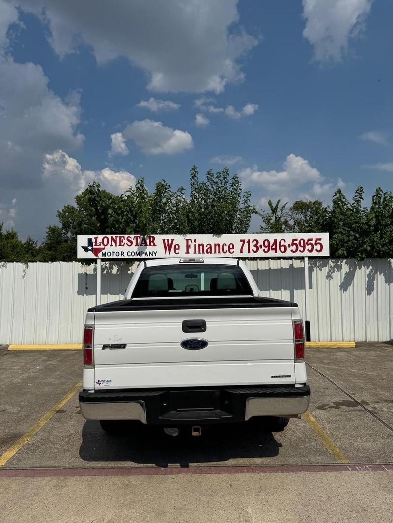 Ford F-150 Vehicle Full-screen Gallery Image 04