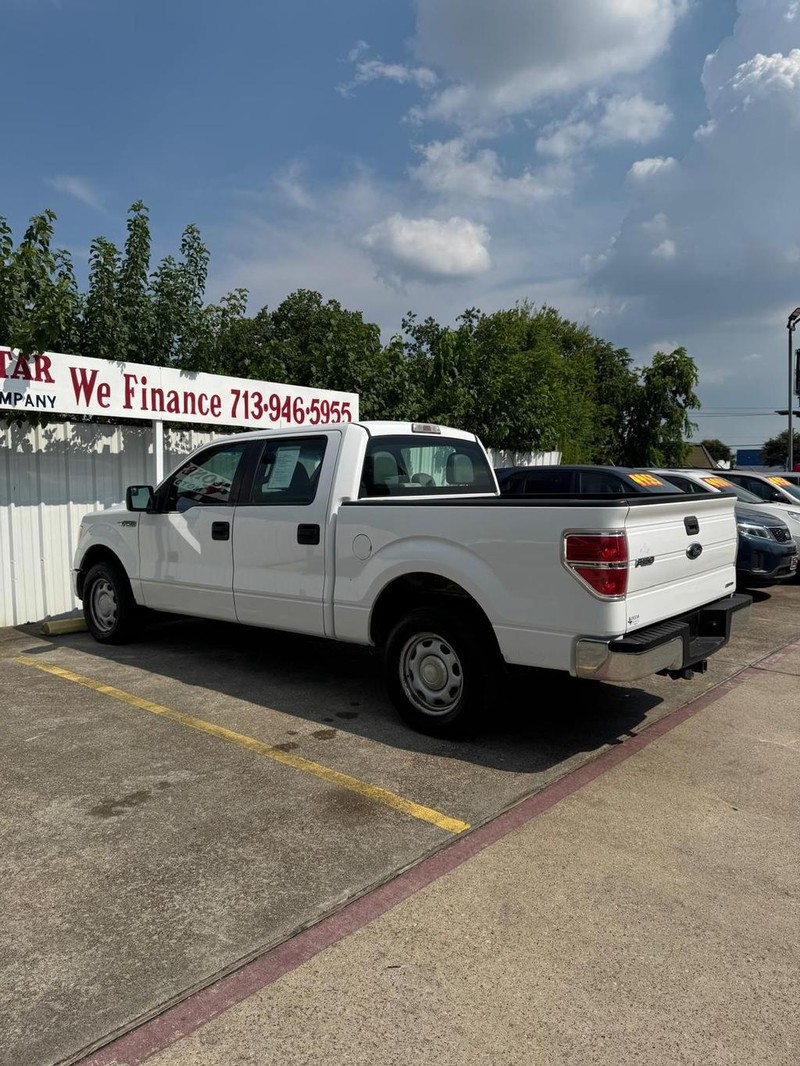 Ford F-150 Vehicle Full-screen Gallery Image 05