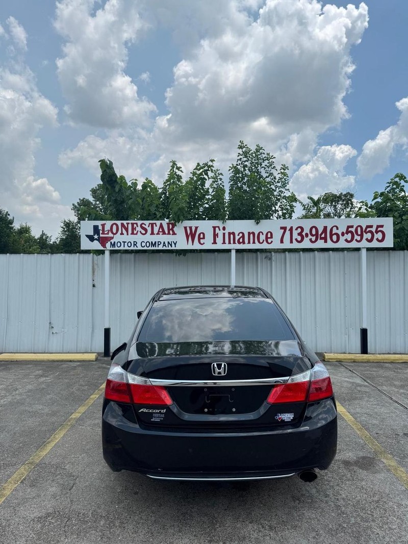 Honda Accord Sedan Vehicle Full-screen Gallery Image 04