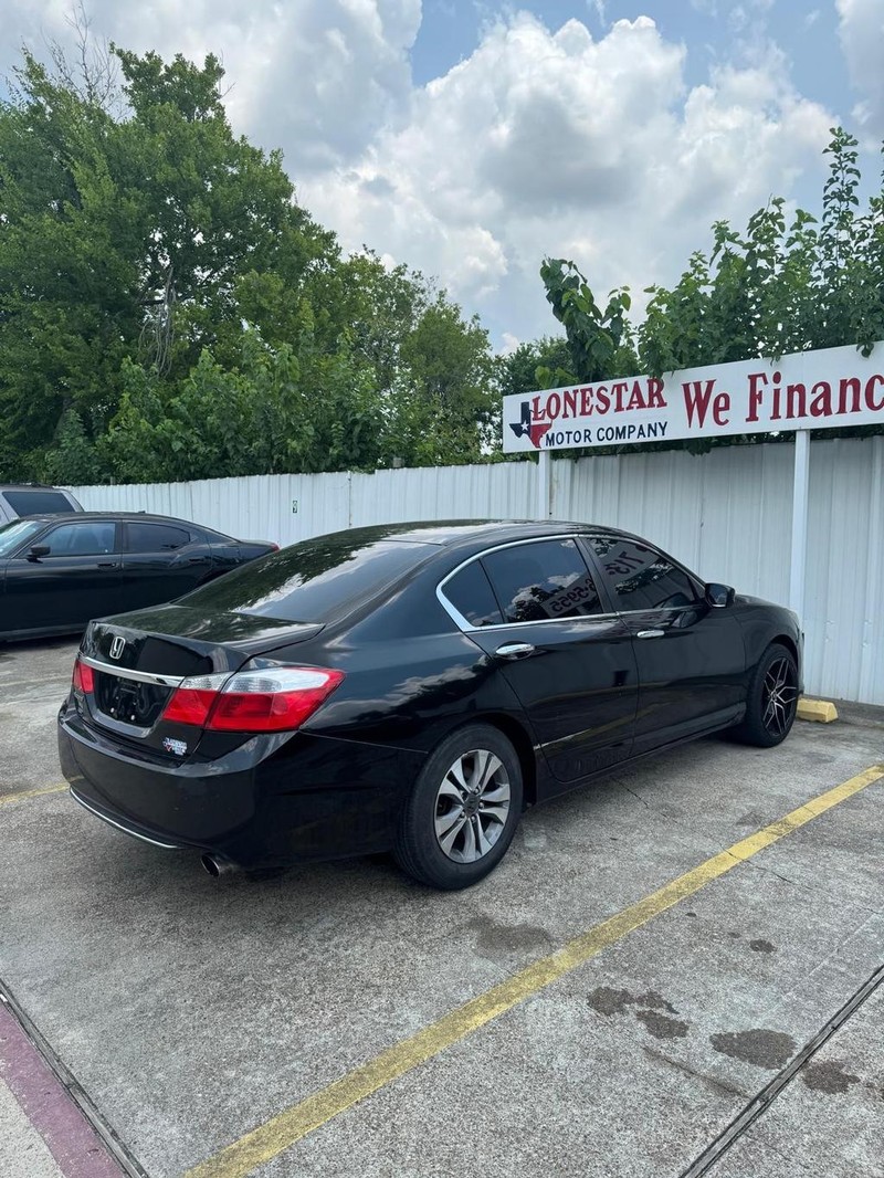 Honda Accord Sedan Vehicle Full-screen Gallery Image 06