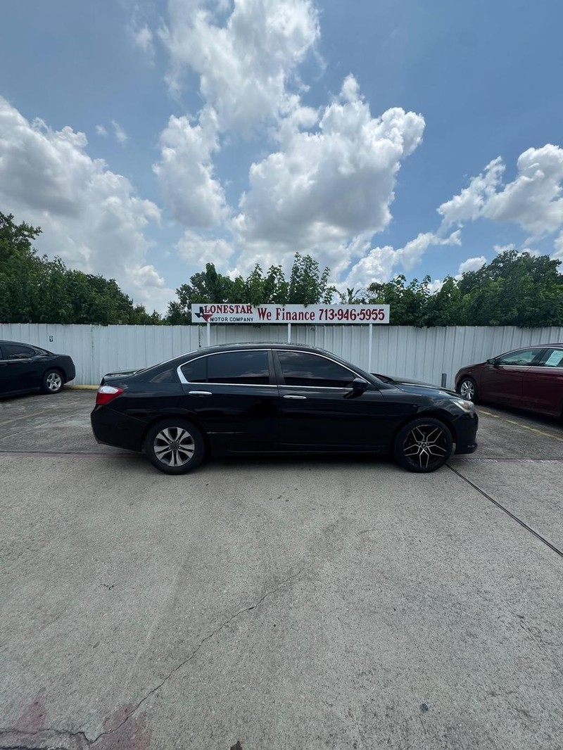 Honda Accord Sedan Vehicle Full-screen Gallery Image 07