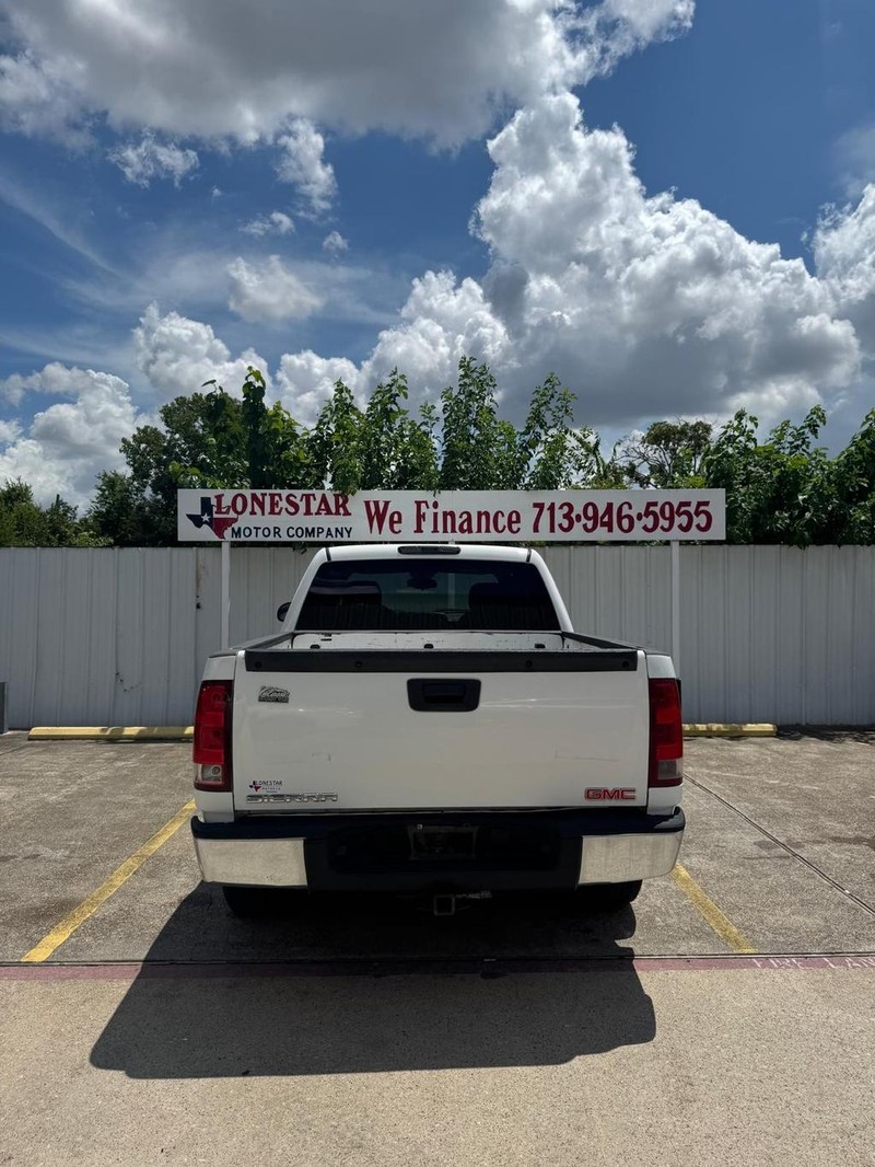 GMC Sierra 1500 Vehicle Full-screen Gallery Image 04