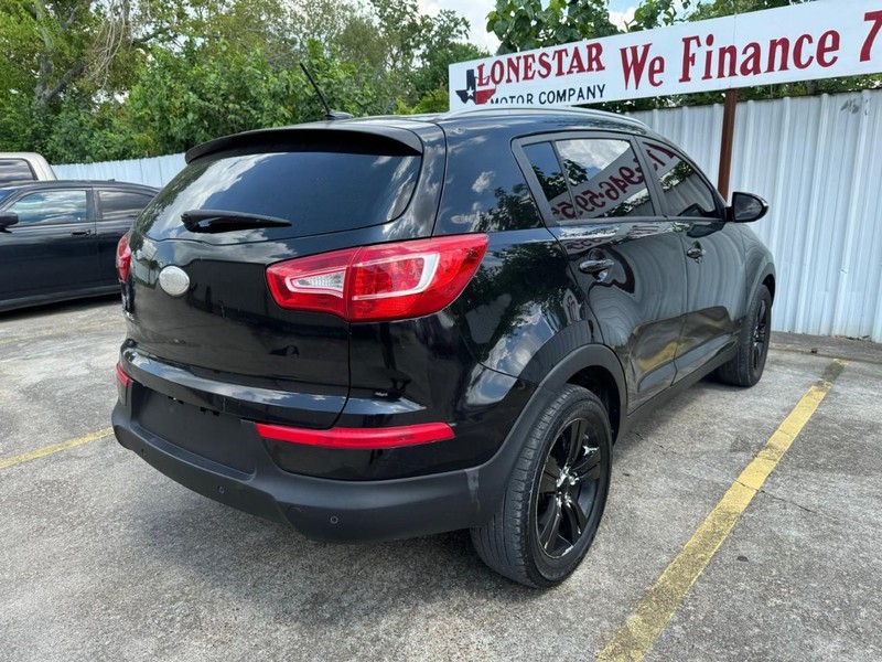 Kia Sportage Vehicle Full-screen Gallery Image 05