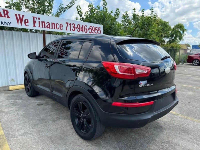 Kia Sportage Vehicle Full-screen Gallery Image 06