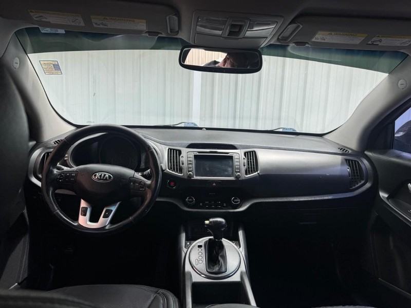 Kia Sportage Vehicle Full-screen Gallery Image 09