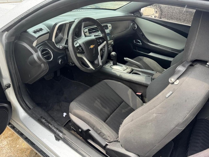 Chevrolet Camaro Vehicle Full-screen Gallery Image 07