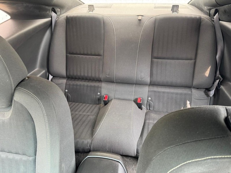 Chevrolet Camaro Vehicle Full-screen Gallery Image 08