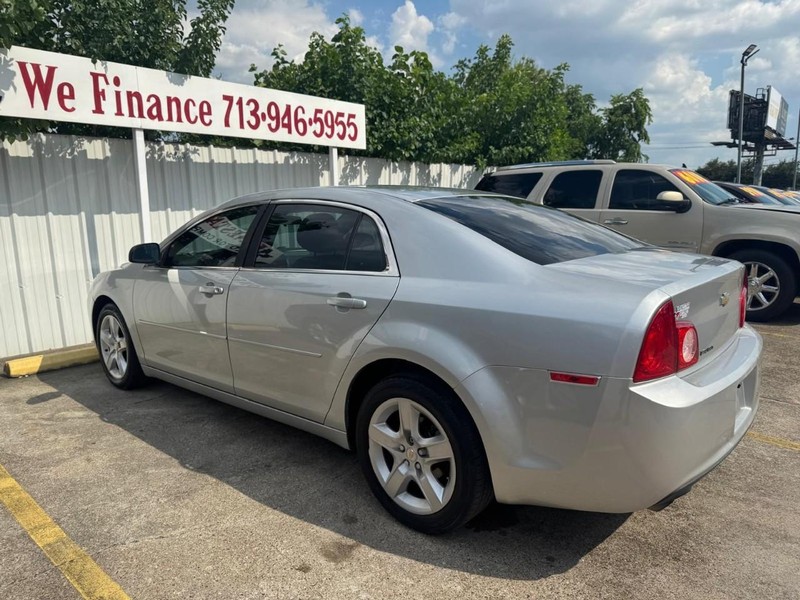 Chevrolet Malibu Vehicle Full-screen Gallery Image 06